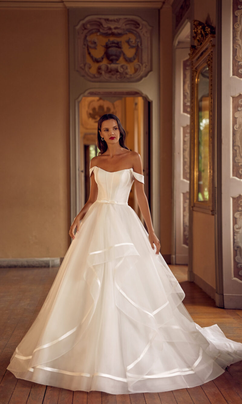 Randy Fenoli "Hollis"